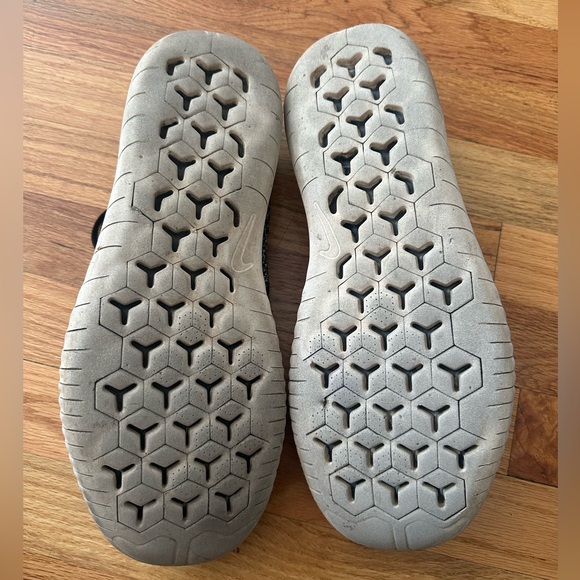 Nike Free Run Flyknit - Picture 6 of 7